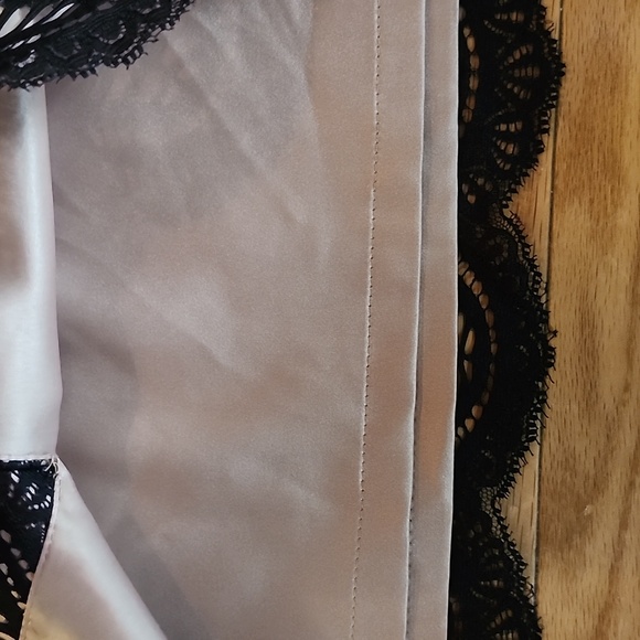 CACHE Lace Skirt Size 0 - Picture 6 of 12